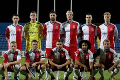 林菲尔德主场优势显著，谢尔本能否保持领先？