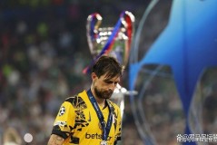 阿切尔比揭秘欧冠决赛心理战，金球奖夜邓弗里斯意外抢镜