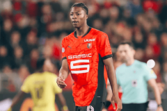 18岁法甲天才中锋横空出世，法国新一代希望之星，5大豪门疯抢