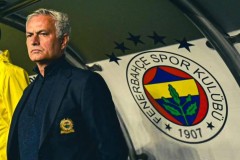 穆帅神预言！本菲卡欧冠7场硬仗，费内巴切欧冠出局，欧联成希望