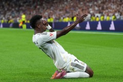 姆巴佩双响熊皇救主，皇马2-1逆转马略卡登顶西甲