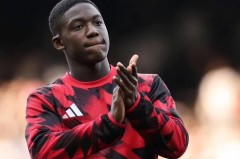 索要10倍薪资未果！曼联20岁中场新星不满，两日内决定自己的未来