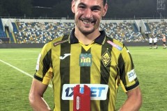 如今踢欧冠！凯拉特前锋：2年前从葡乙降级，薪水太低得再找工作