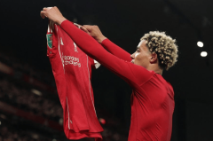 英超豪强再次绝杀：7场6次绝杀太神奇，3线狂飙冲击冠军