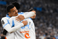 一场6-2，让法甲变天，榜首易主，曼联弃将踢疯了：轰入4球