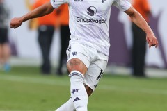 曼联中场新星科比·梅努：18岁天才再现突破，未来可期