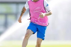 马斯坦托诺欧冠首秀63分钟全记录：击中立柱+遭鲁利扑救，只差1球